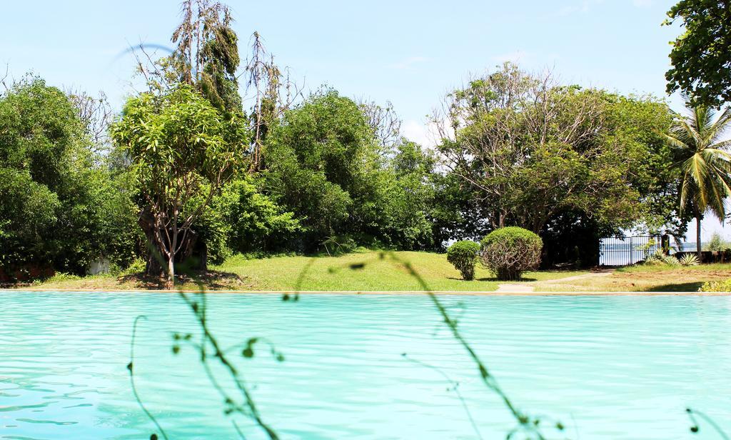 City Hub Lagoon Negombo Extérieur photo